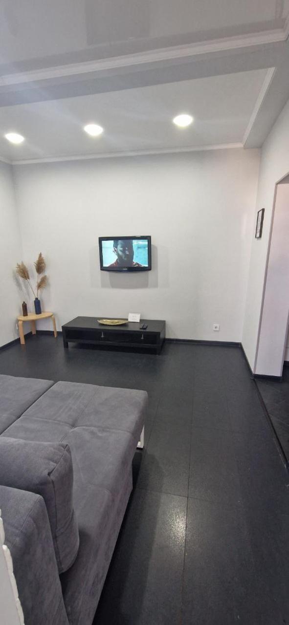 Modern Apartment In The Center Of Town Chişinău Extérieur photo