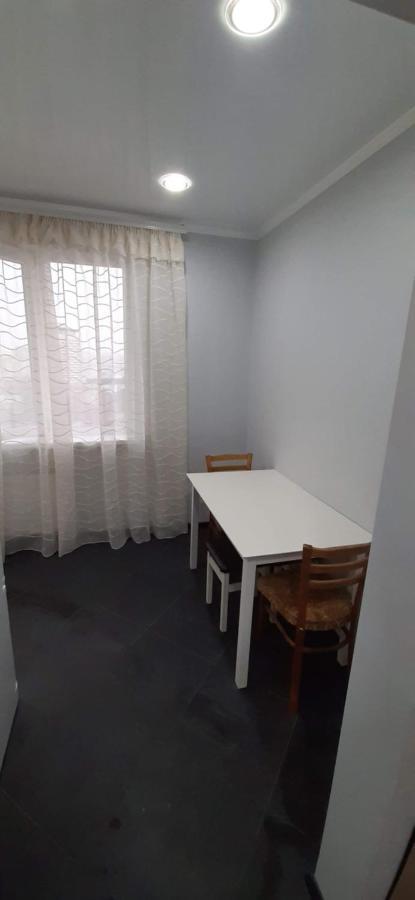 Modern Apartment In The Center Of Town Chişinău Extérieur photo